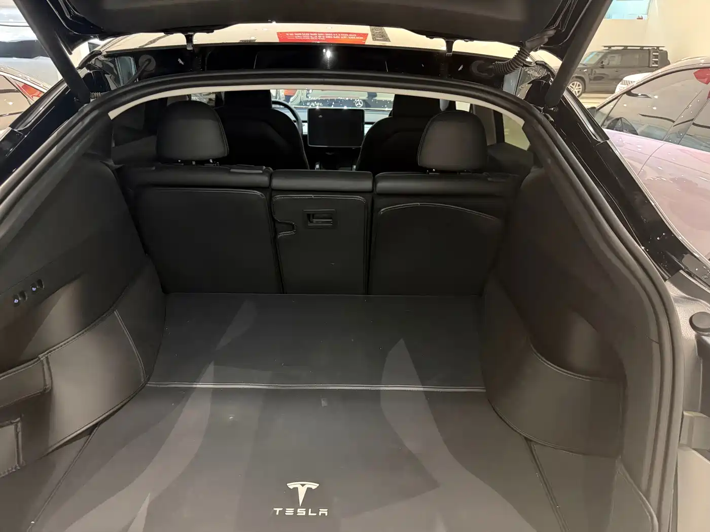 Фото 10 - Tesla Model Y