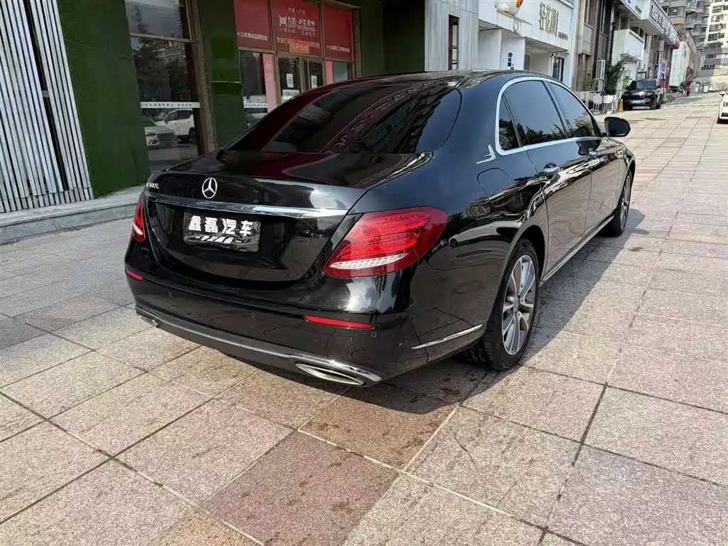 Mercedes-Benz E-Class 2018 E 300 L Luxury фото 4