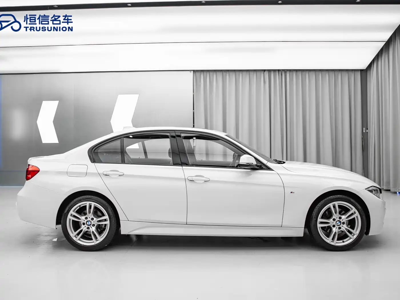 BMW 3 Series 2017 320i M Sport фото 4