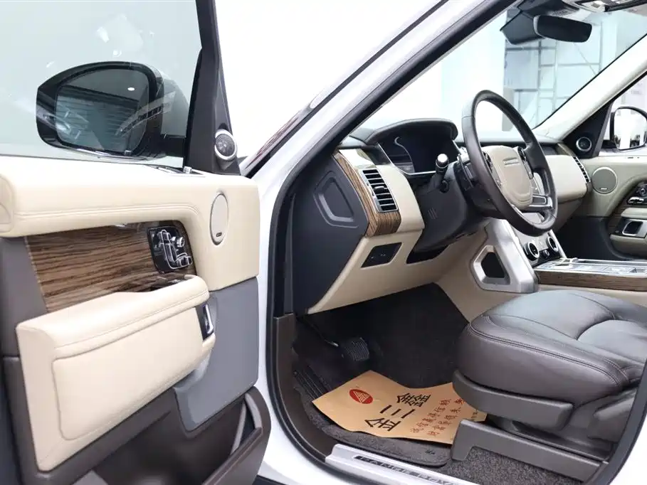 Land Rover Range Rover 2019 3.0 SC V6 Heritage Extended Edition фото 13