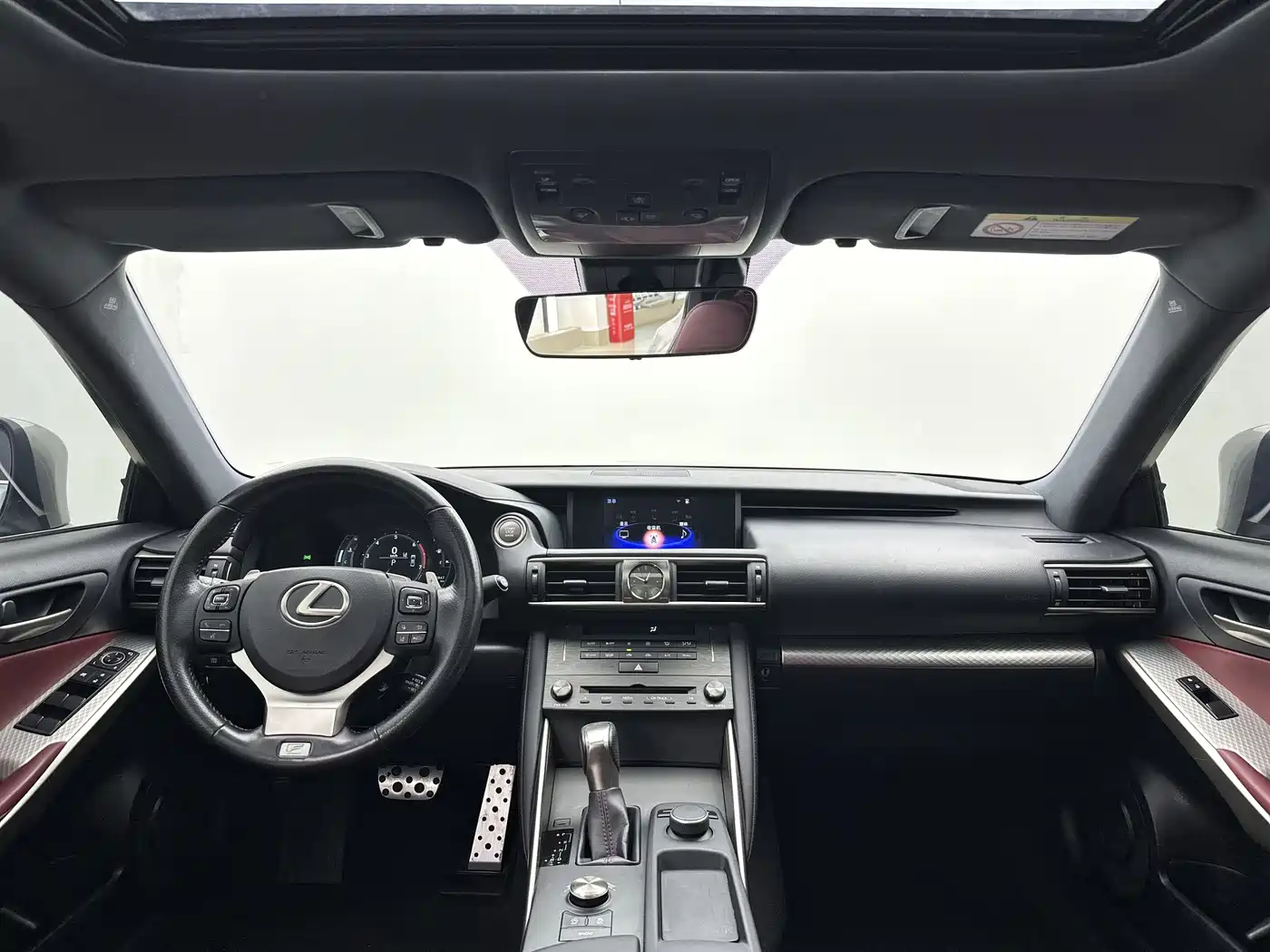 Lexus IS 2017 300 F SPORT фото 4