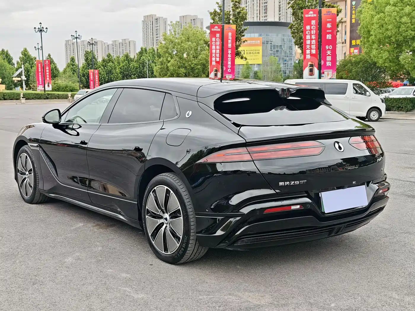 Denza Z9GT 2024 Model 1100 AWD Max Edition фото 7