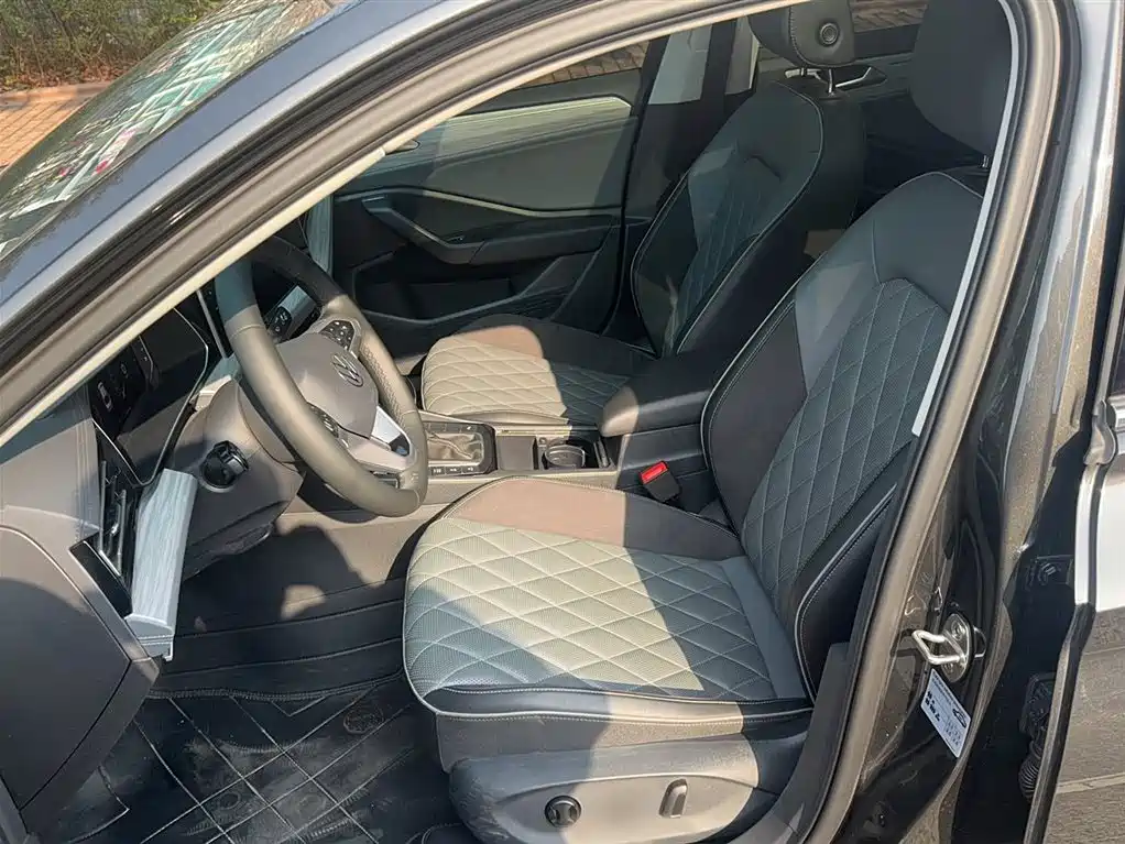 Volkswagen Sagitar 2025 300TSI DSG Excellence Edition фото 17