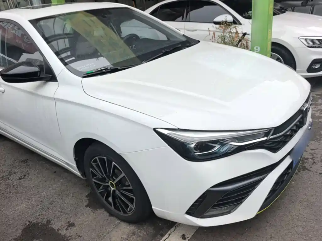 Фото 4 - Roewe i5