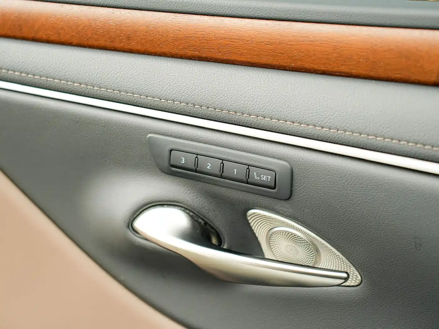 Lexus ES 2024 200 Premium Edition фото 24