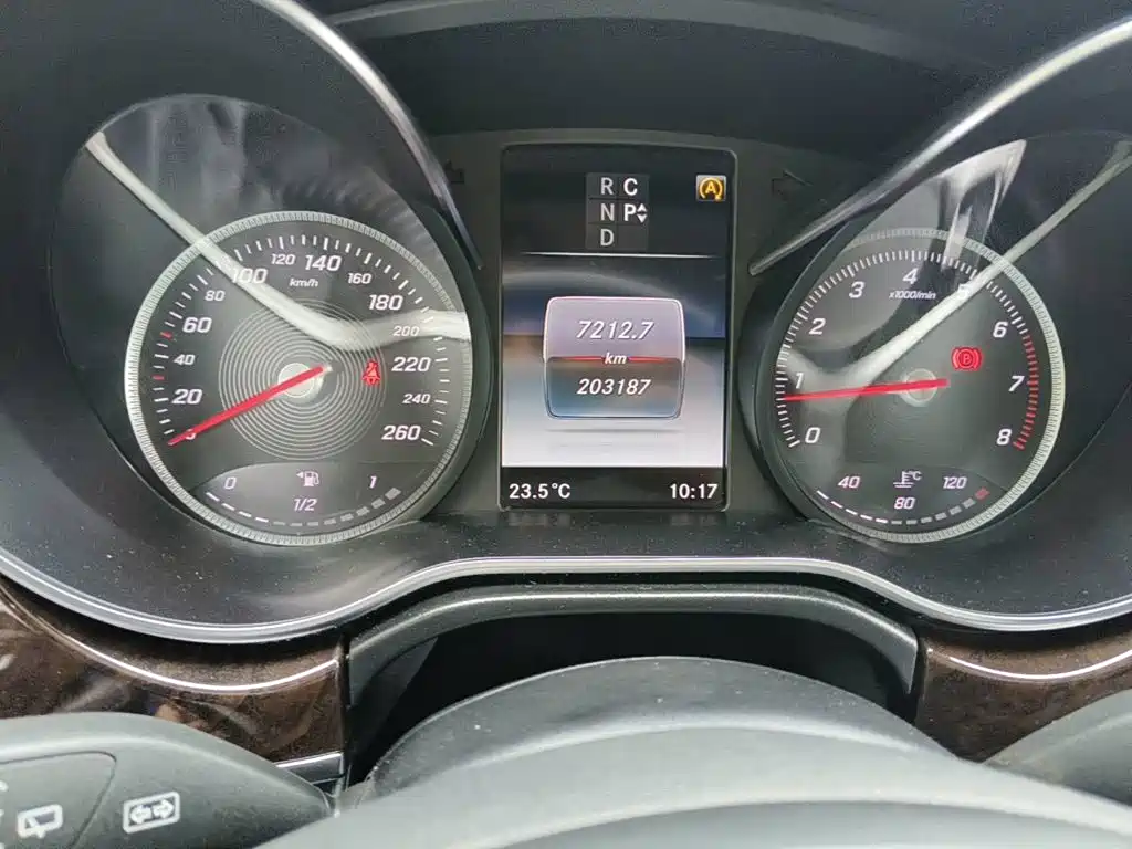 Photo 4 - Mercedes-Benz V-Class