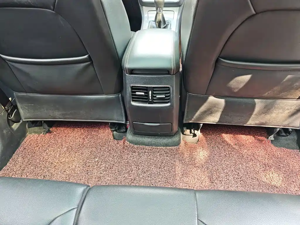 Фото 26 - Roewe RX5