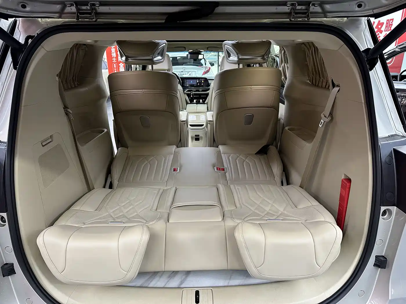 Buick GL8 2023 ES Landmaster Exclusive фото 12
