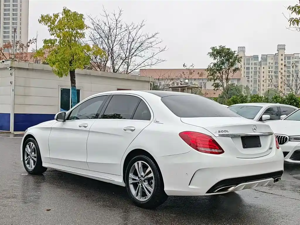 Mercedes-Benz C-Class 2017 Facelift C 200 L Sport Edition фото 24
