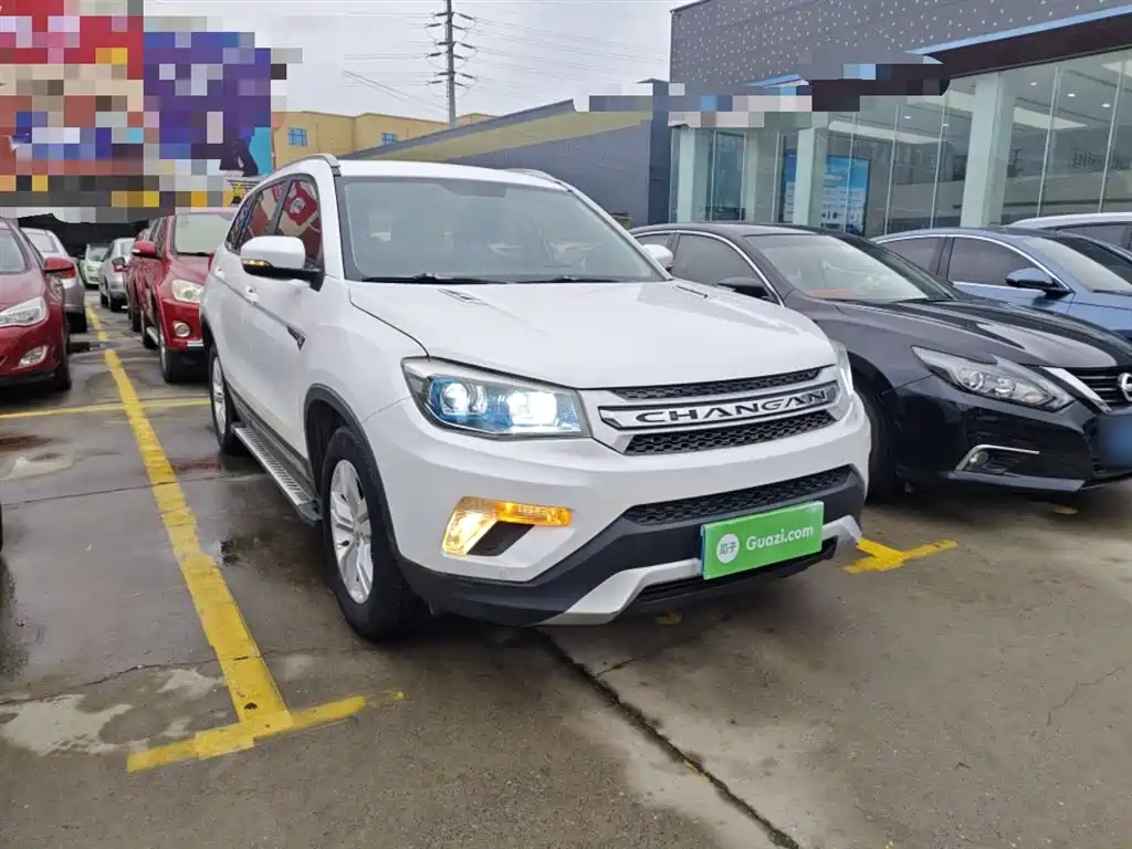 Фото 22 - Changan CS75