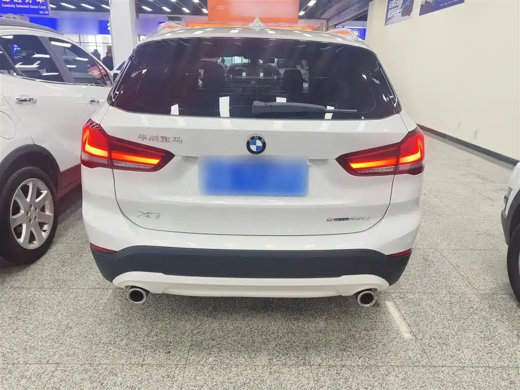 BMW X1 2020 sDrive25Li Leading Model фото 4