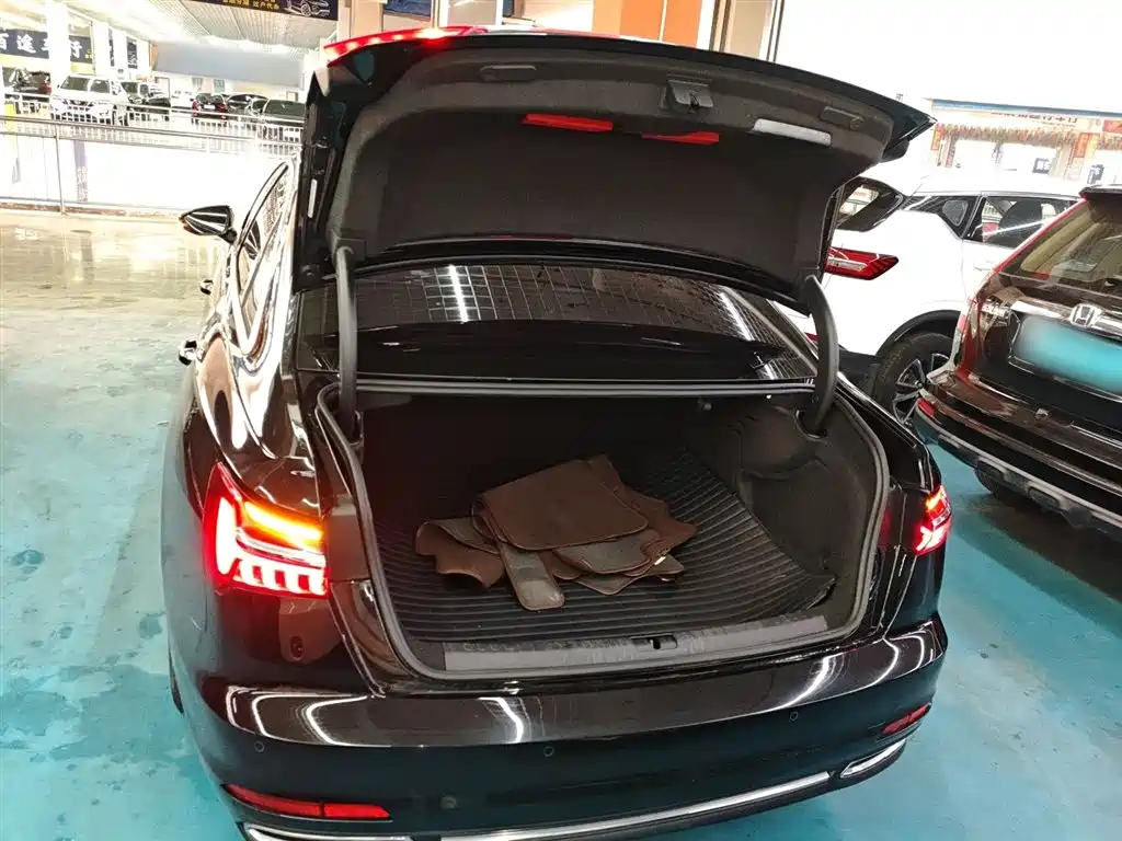 Audi A6L 2021 45 TFSI Exclusive Elegance фото 10