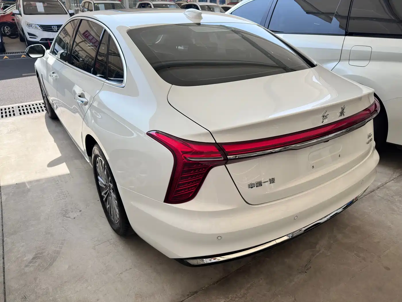 Hongqi H5 2023 2.0T Auto Smart Connect Flag Enjoy фото 14