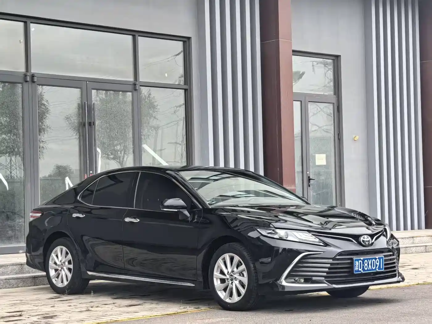 Фото 1 - Toyota Camry