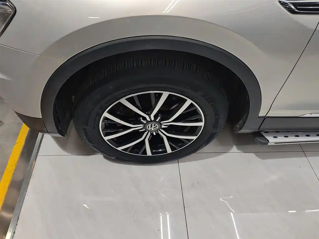 Volkswagen Tiguan L 2018 330TSI Automatic 2WD Luxury Edition фото 23