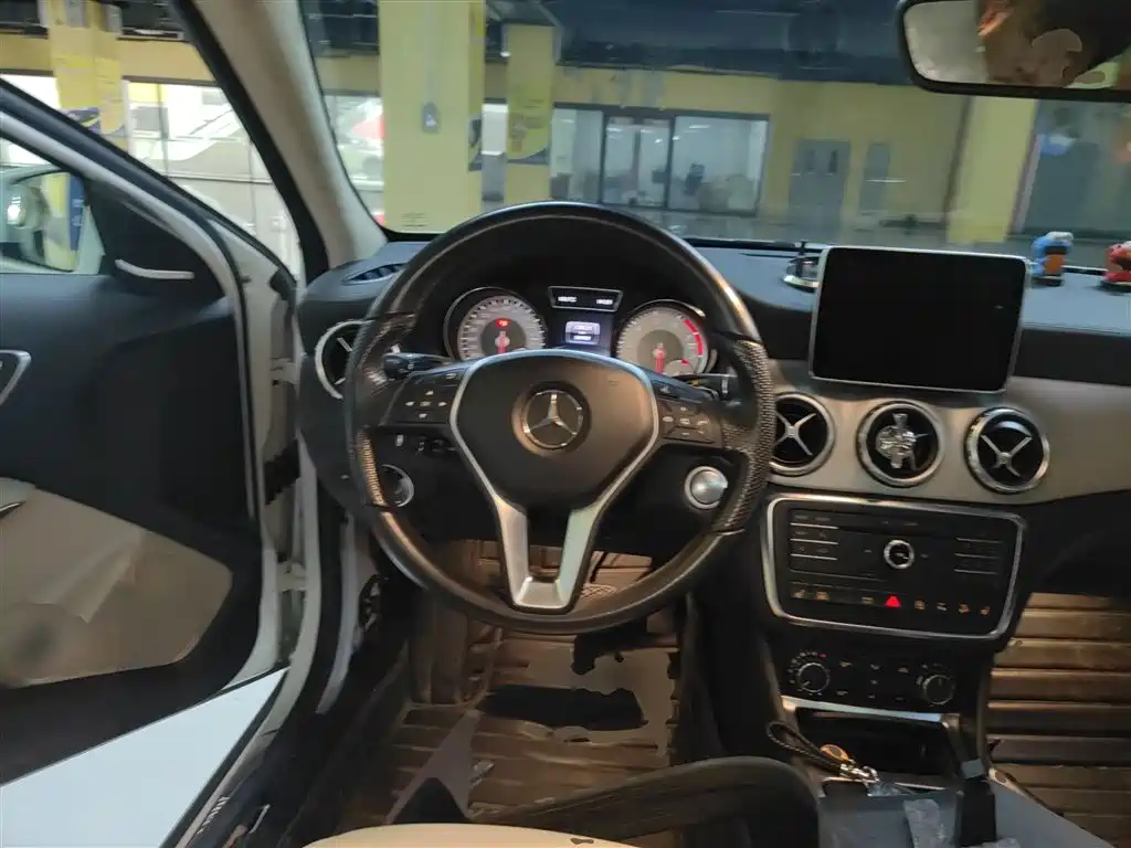 Mercedes-Benz GLA 2015 GLA 220 4MATIC Luxury фото 11