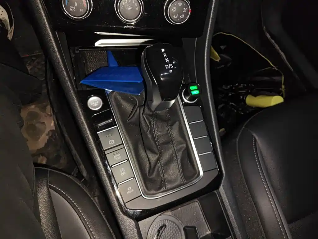 Volkswagen Sagitar 2022 280TSI DSG Surpassing Edition фото 10