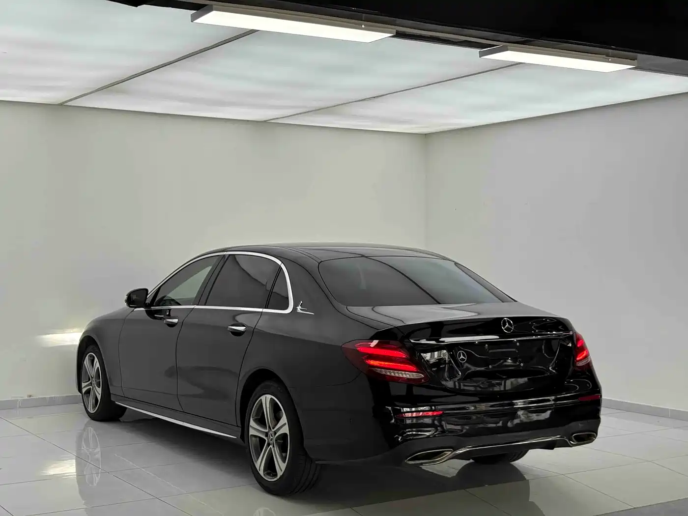 Mercedes-Benz E-Class 2018 Facelift E 200 L Sport фото 9