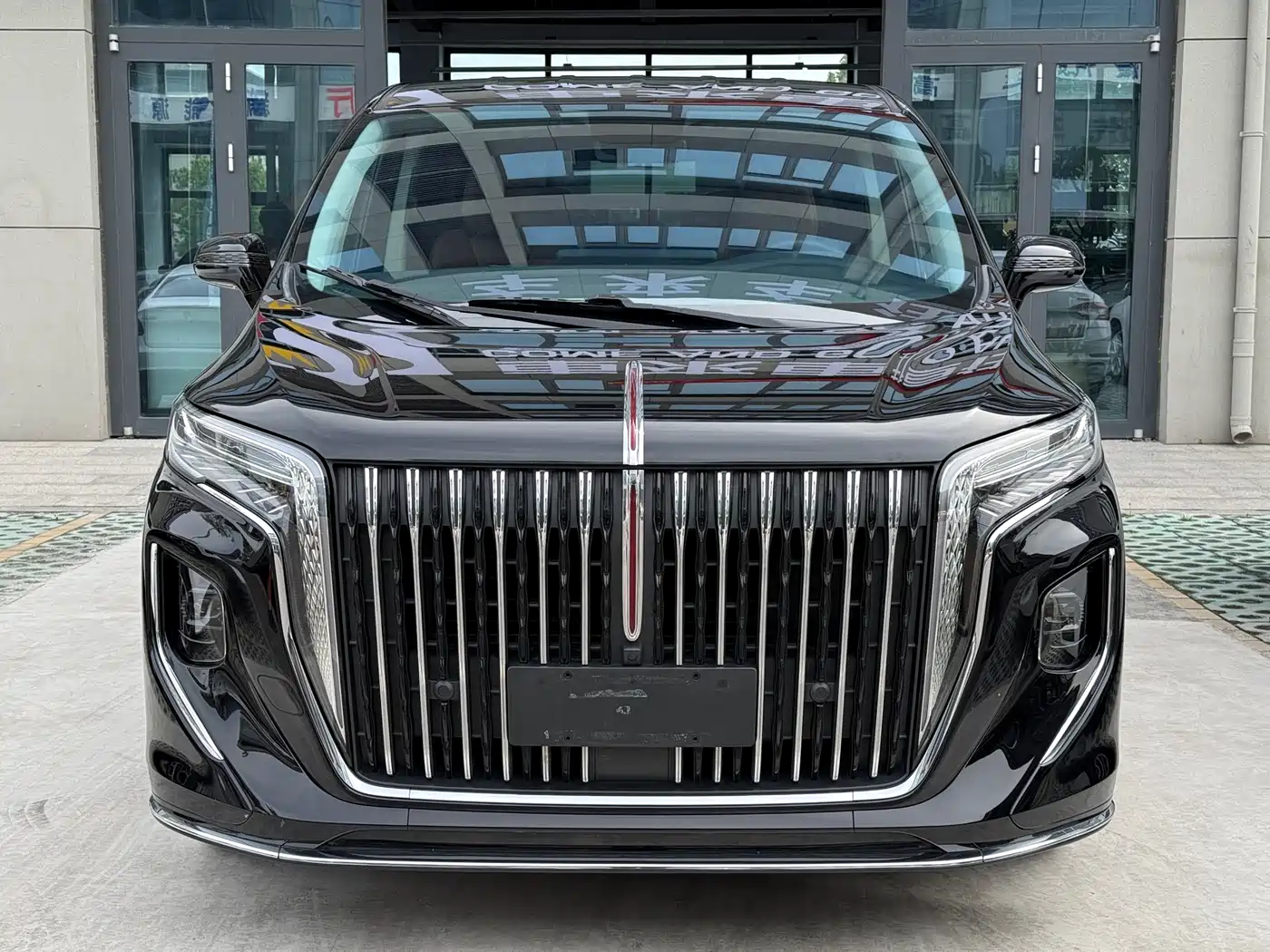 Hongqi HQ9 2023 2.0T Smart Connect Flag Joy Edition