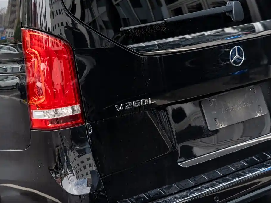 Mercedes-Benz V-Class 2022 V 260 L Long Wheelbase Luxury Edition фото 6
