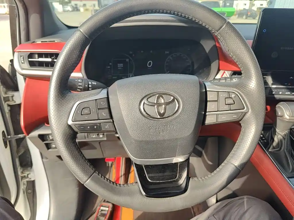 Photo 11 - Toyota Sienna