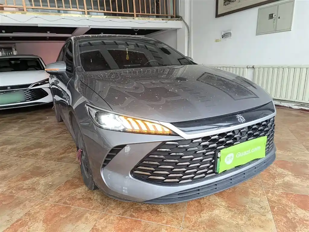 BYD Qin PLUS 2025 DM-i Smart Drive 55KM Leader фото 4