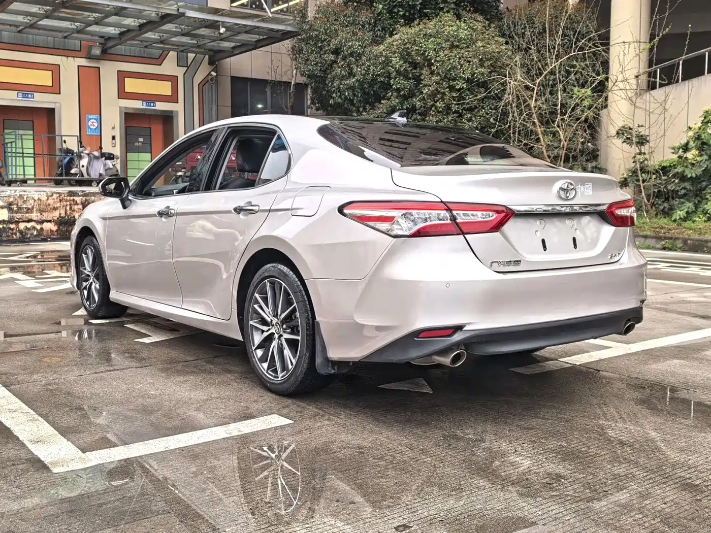 Toyota Camry 2021 2.5G Luxury Edition фото 9