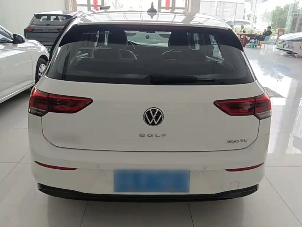 Photo 6 - Volkswagen Golf