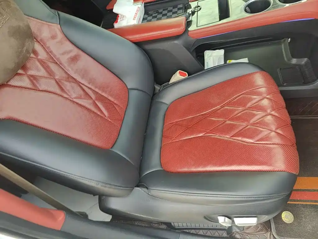 Photo 25 - Toyota Sienna