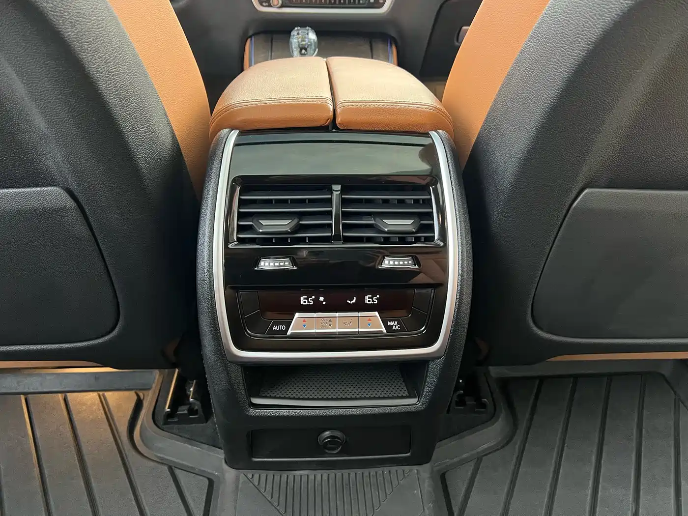 BMW X5 (Import) 2019 xDrive40i M Sport Package фото 11
