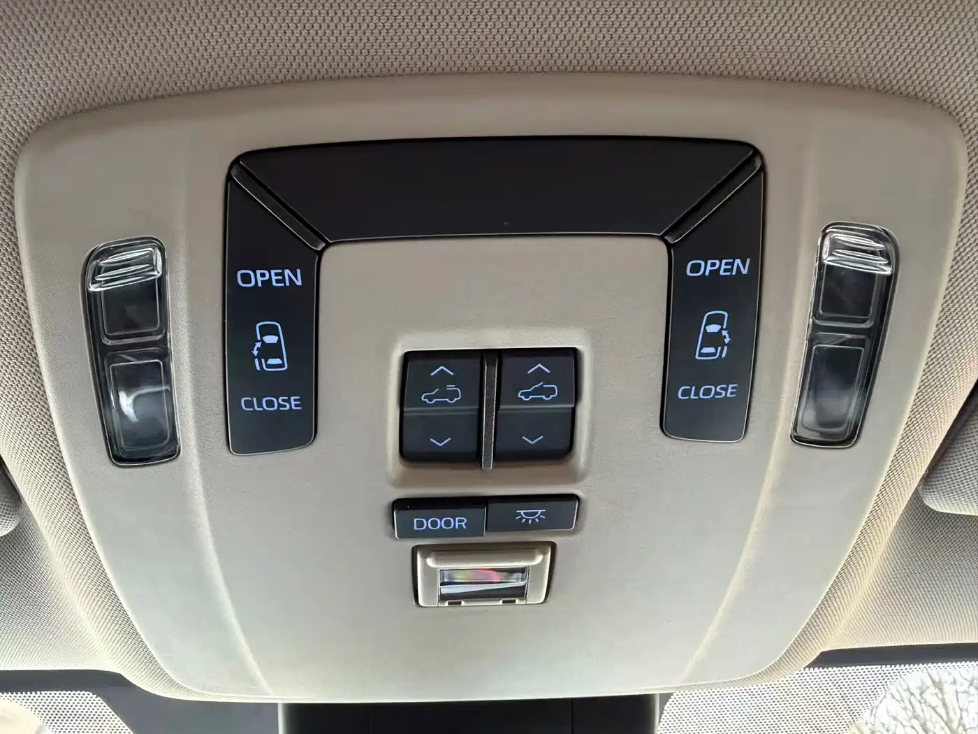 Toyota Sienna 2021 2.5L Hybrid Comfort Edition фото 15