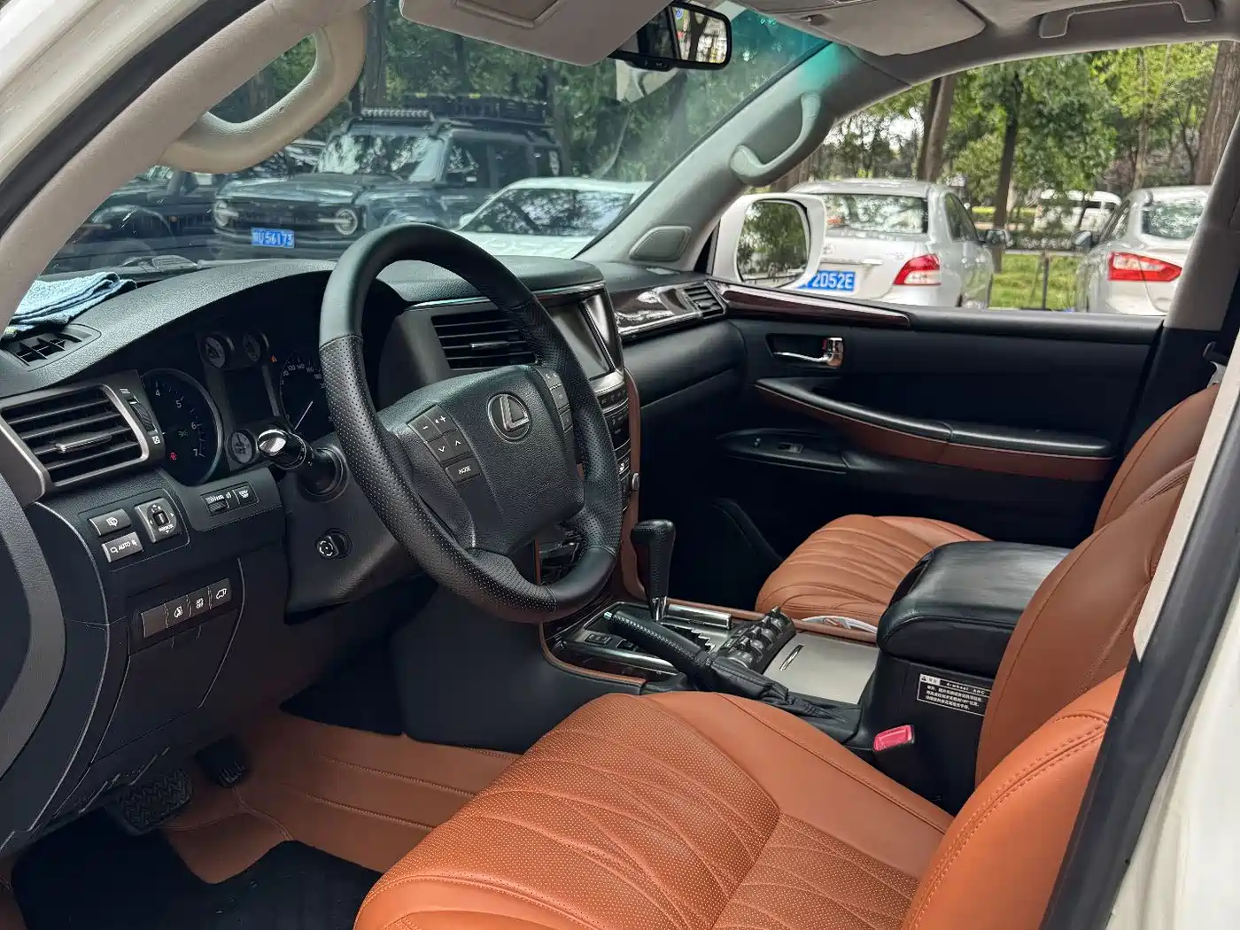 Lexus LX 2011 2009 570