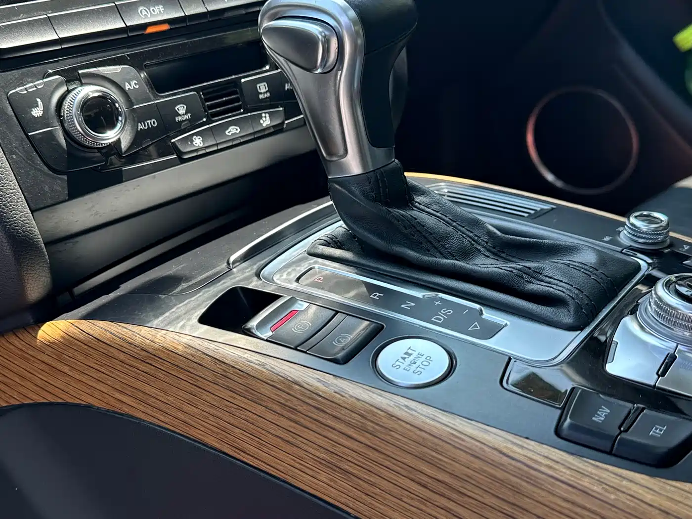 Audi A4L 2016 35 TFSI Automatic Luxury фото 10