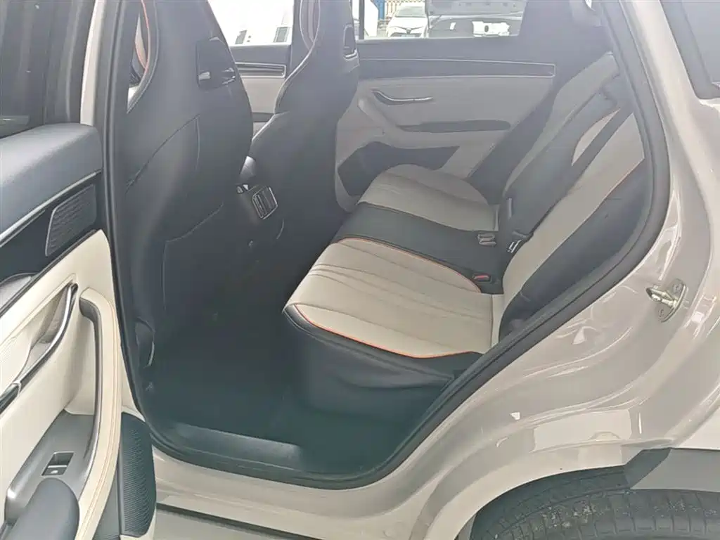 BYD Song PLUS PHEV 2024 Glory Edition DM-i 110km Flagship PLUS фото 17