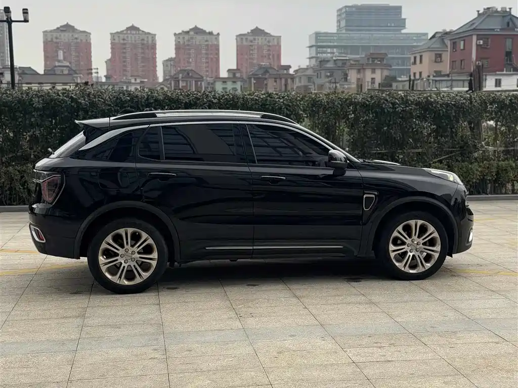 Lynk & Co 01 2017 2.0T 2WD Pro Version фото 17