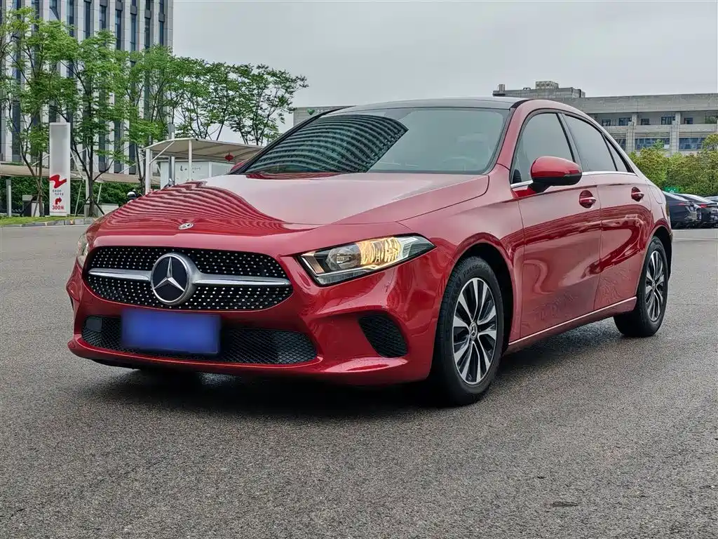 Mercedes-Benz A-Class 2020 A 180 L фото 2