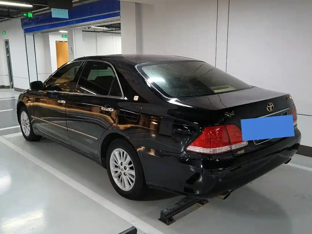 Toyota Crown 2008 2.5L 5th Anniversary Edition фото 2