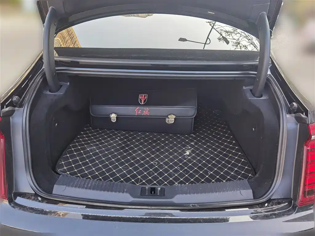 Hongqi H9 2022 2.0T Smart Connect Flag Joy Edition фото 10
