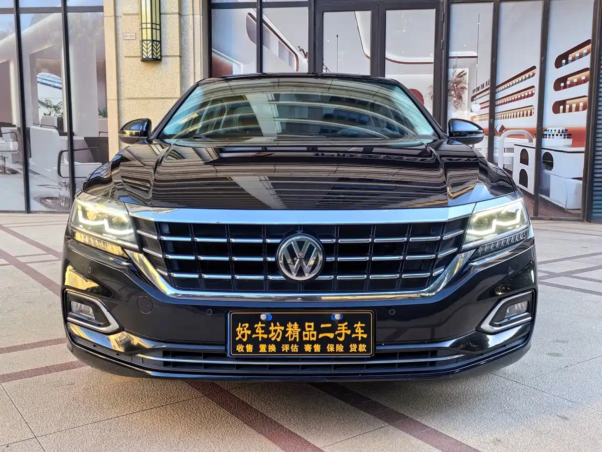 Photo 2 - Volkswagen Passat