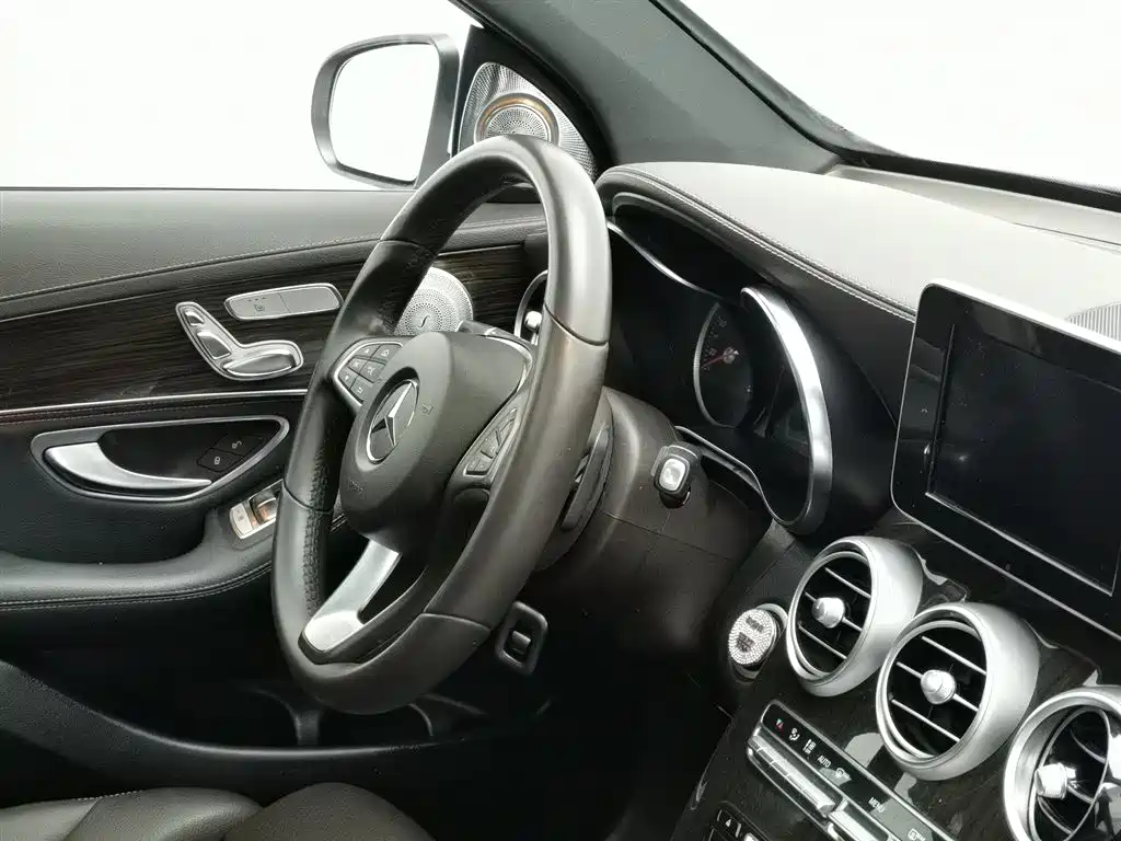Mercedes-Benz GLC 2018 Facelift GLC 260 4MATIC Luxury фото 22