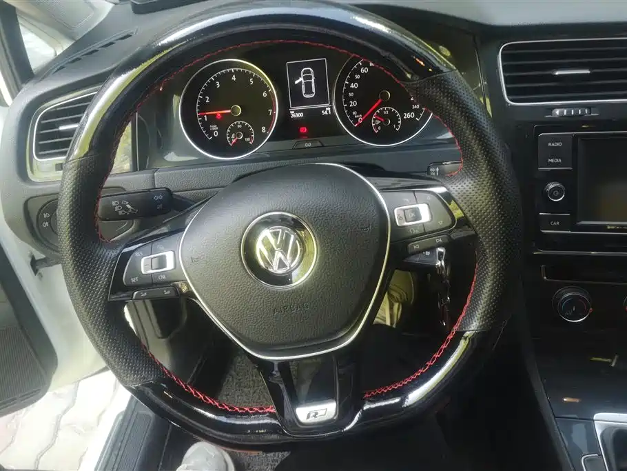 Volkswagen Golf 2018 230TSI Manual Comfort фото 15