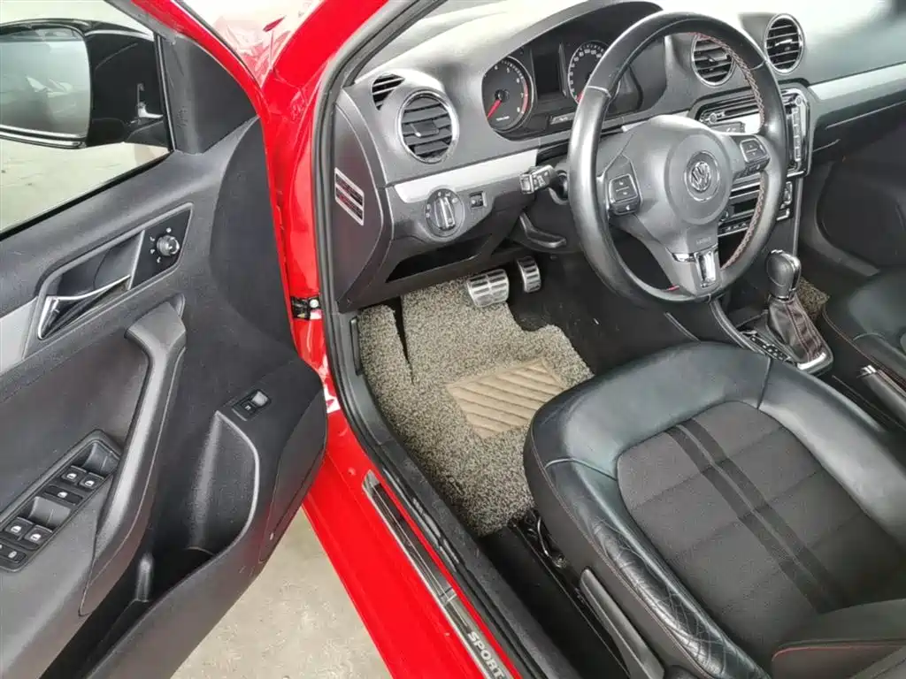 Volkswagen Jetta 2015 1.4TSI Auto Sport фото 16