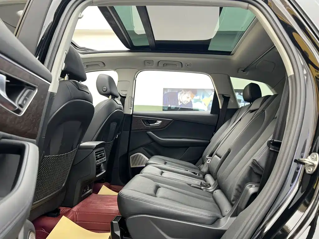 Audi Q7 2024 2023 55 TFSI quattro S line Sport
