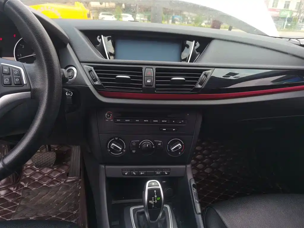 BMW X1 2015 Model sDrive18i Fashion Advanced Edition фото 13