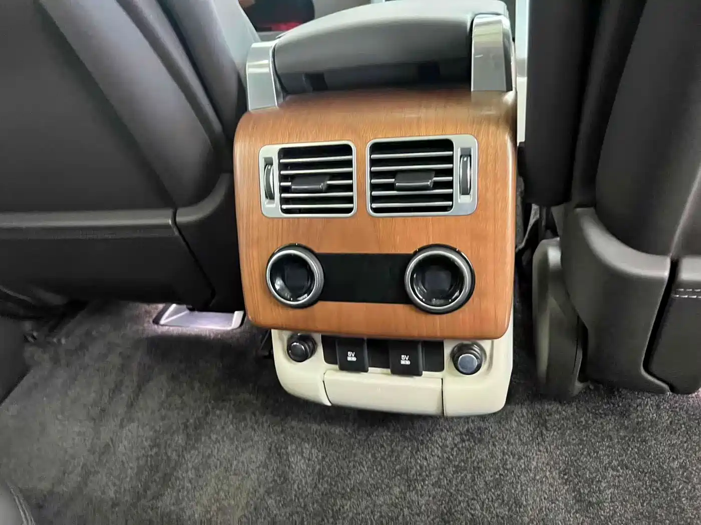 Land Rover Range Rover 2019 3.0 SCV6 Heritage Edition фото 10