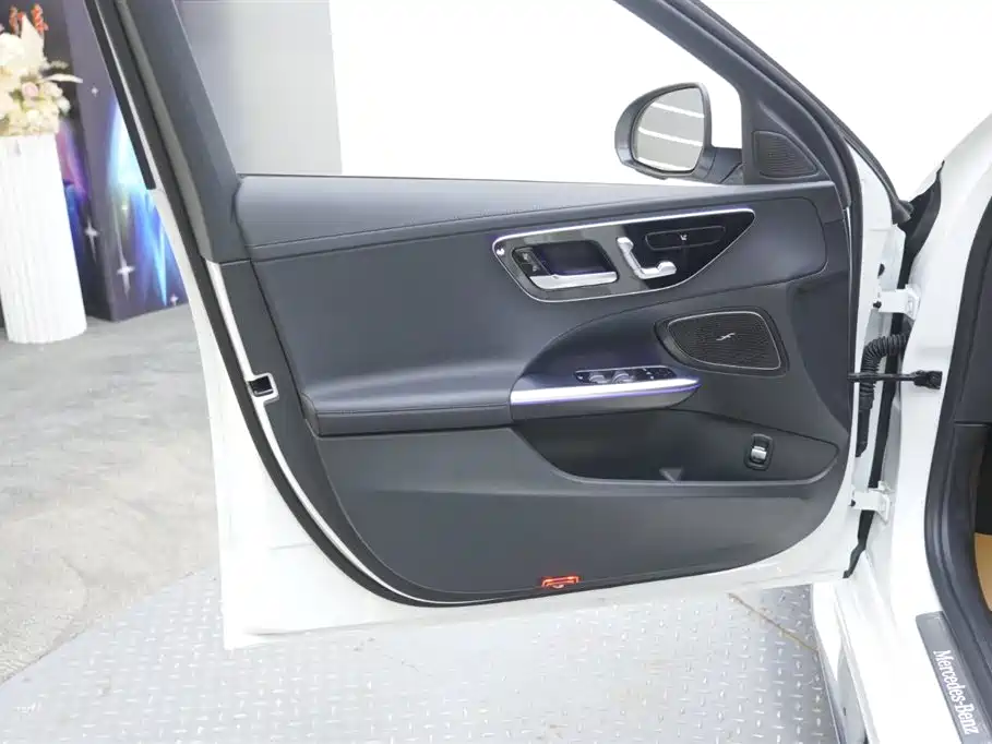 Mercedes-Benz C-Class 2024 Second Facelift C 260 L Sport фото 13