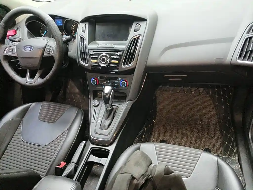 Photo 11 - Ford Focus