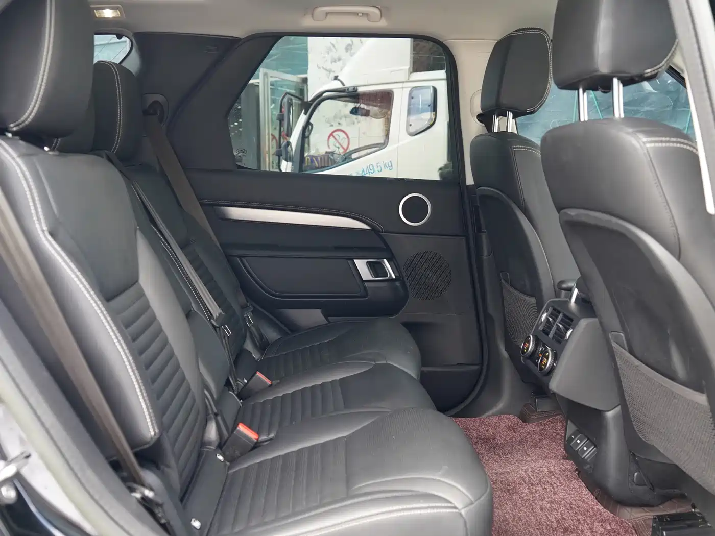 Land Rover Discovery 2023 360PS R-Dynamic S фото 9