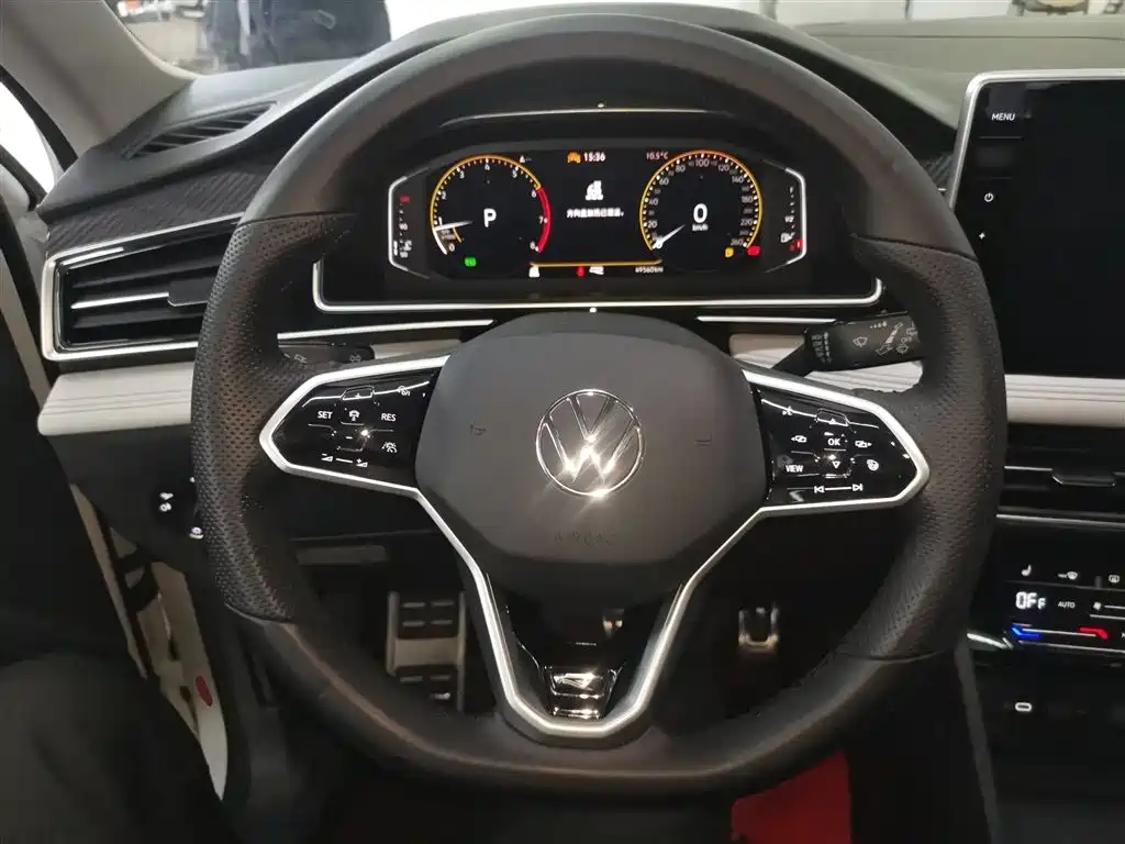Volkswagen Tiguan L 2023 330TSI Auto 2WD R-Line Premium Edition фото 3