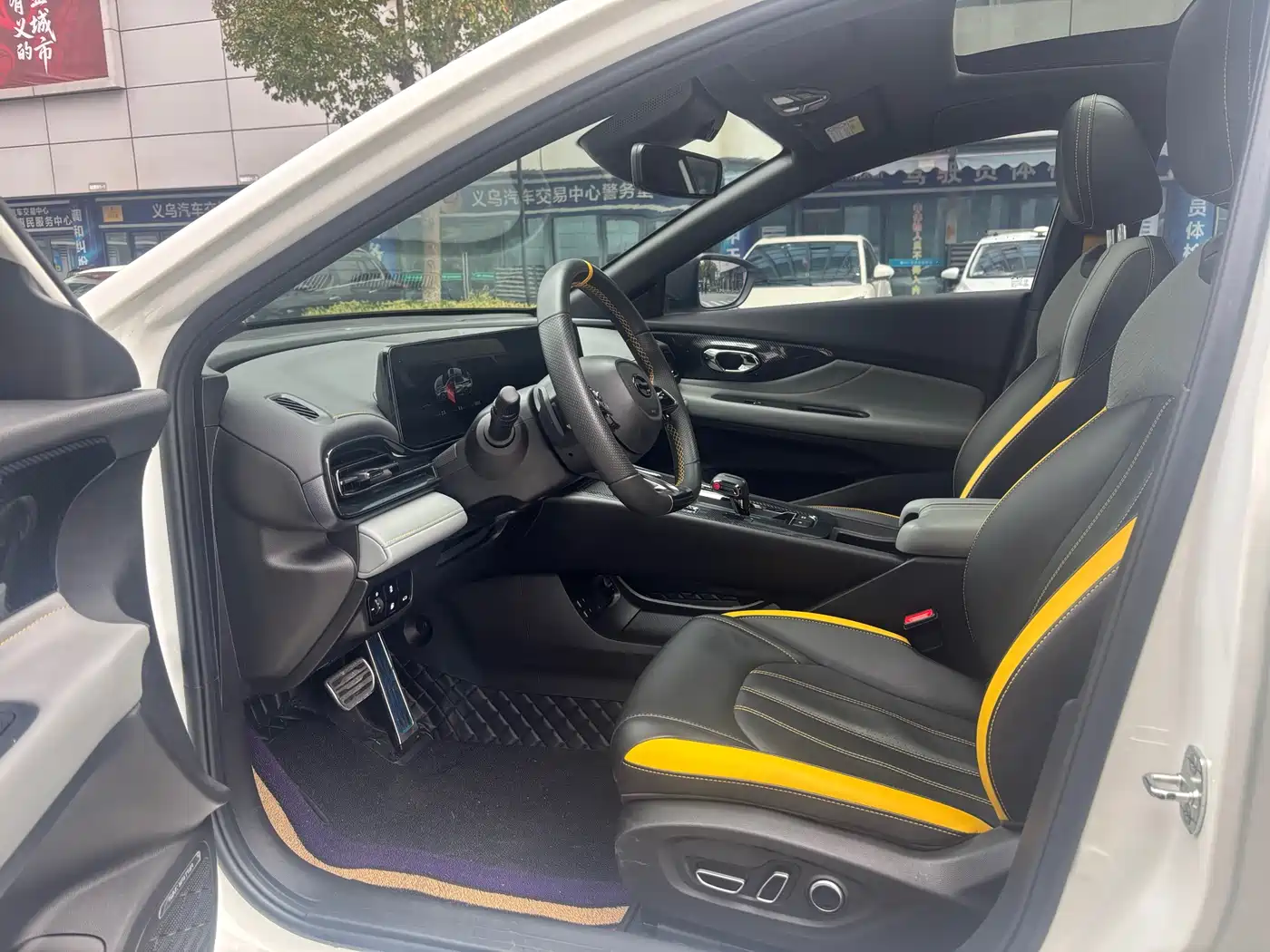 GAC Trumpchi Trumpchi Emkoo 2023 270T DCT J16 Edition фото 9